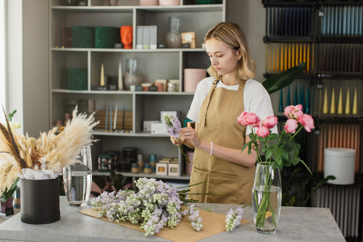 Operação digital é realizada por uma só pessoa em 59,2% dos pequenos negócios