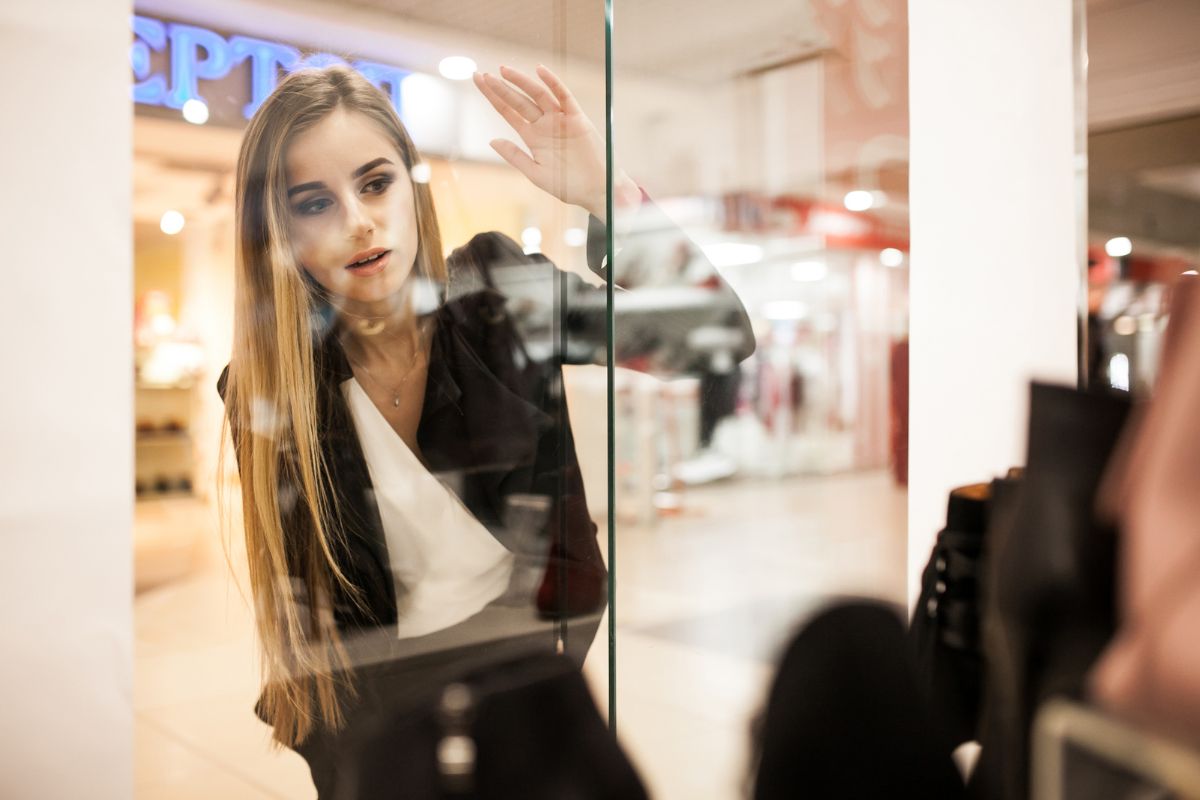 Vitrine inteligente: o que é, como funciona e quais são os benefícios para o varejo